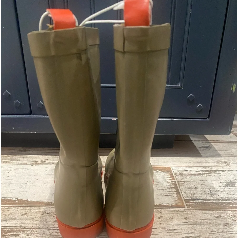 NWOT lace up rain boots!Olive green w/ red accents, white laces!! See pic 4 more